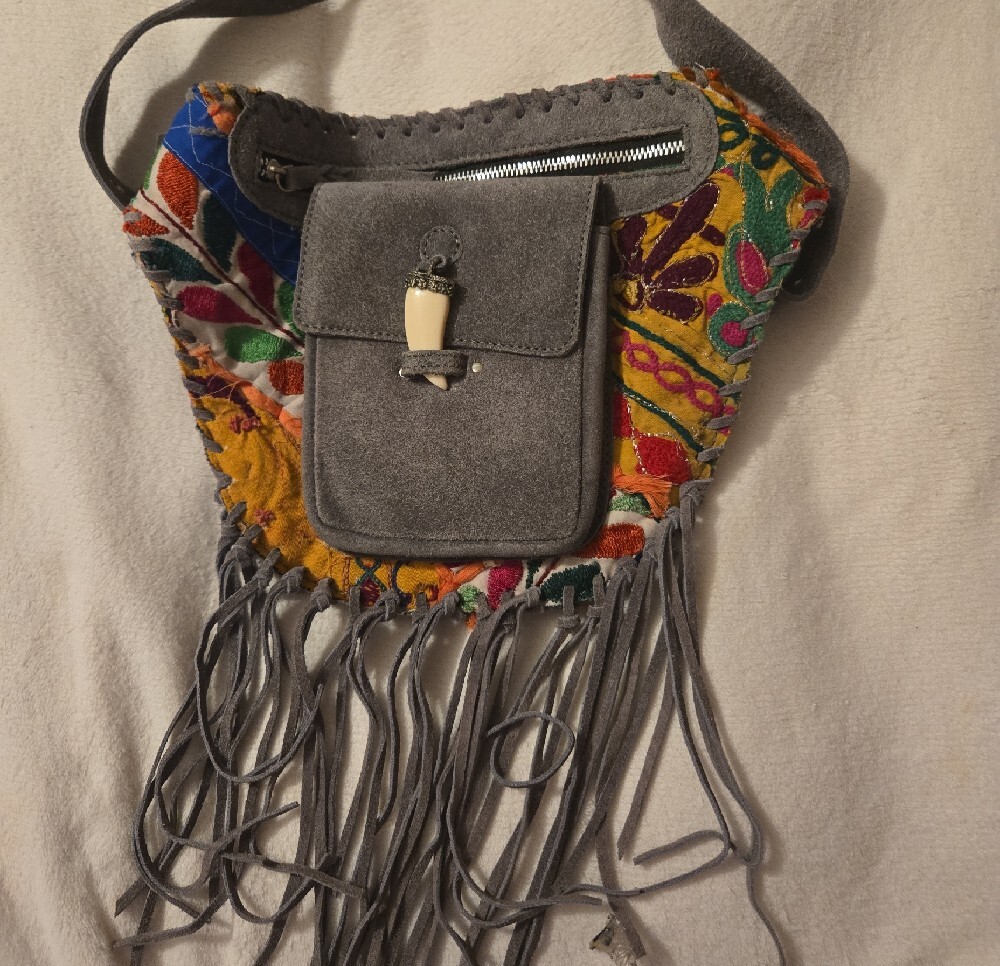 Raj Arushi Adjustable Strap Belt Bag And Necklace - Picture 2 of 6